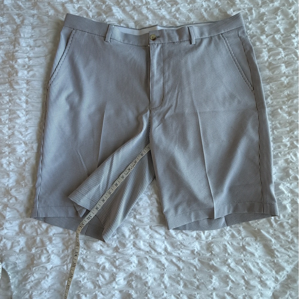 Greg Norman Men’s Seer Sucker Golf Shorts - Sz 38